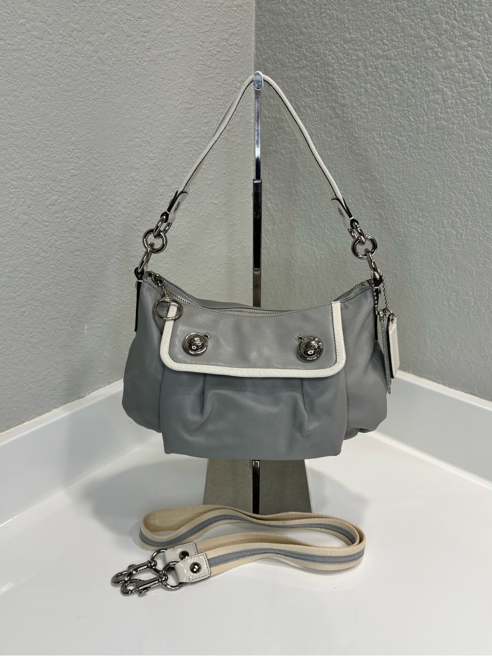 Coach Poppy Groovy Crossbody Shoulder bag